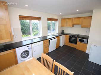 10 Maryborough Green, Maryborough Hill, Douglas, Co. Cork - Image 2