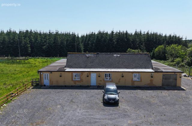 Scor Beg, Ballinameen, Brackloon, Co. Roscommon - Click to view photos