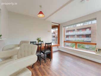 Apartment 14, The Locks, Charlotte Quay Dock, Hanover Quay, Dublin 2 - Image 4