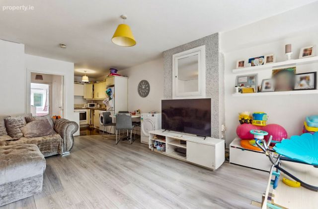 12 Hampton Wood Park, Finglas, Dublin 11 - Click to view photos