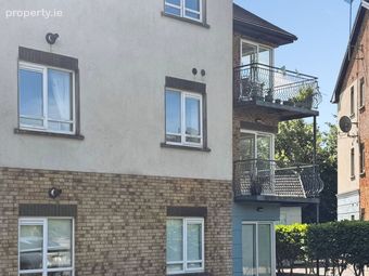 Apartment 12, The Lodge, The Oaks, Classes Lake, Ballincollig, Co. Cork - Image 4