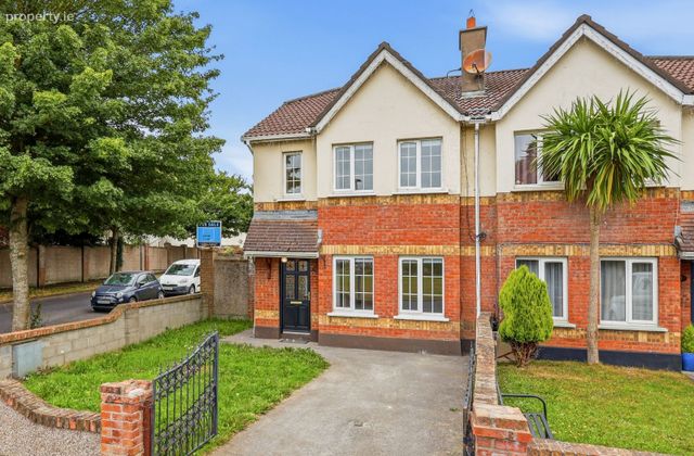 10 Warrenstown Walk, Mulhuddart, Mulhuddart, Dublin 15 - Click to view photos