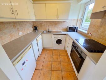 6 Arasain Na Mara, Grattan Road, Galway City Centre, Co. Galway - Image 4