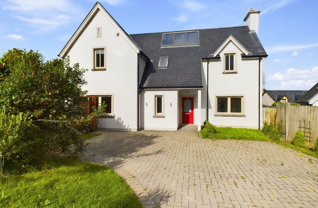 15 The Lodges, Killowen, Kenmare, Co Kerry, Kenmare, Co. Kerry - Click to view photos