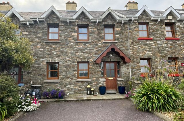 2 Sea Spray, Keelbeg, Union Hall, Union Hall, Co. Cork - Click to view photos