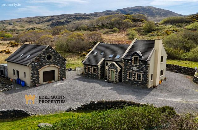 Currin, Glencolmcille, Straid, Co. Donegal - Click to view photos