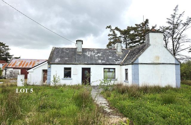 Drumneen, Castlebar, Castlebar, Co. Mayo - Click to view photos