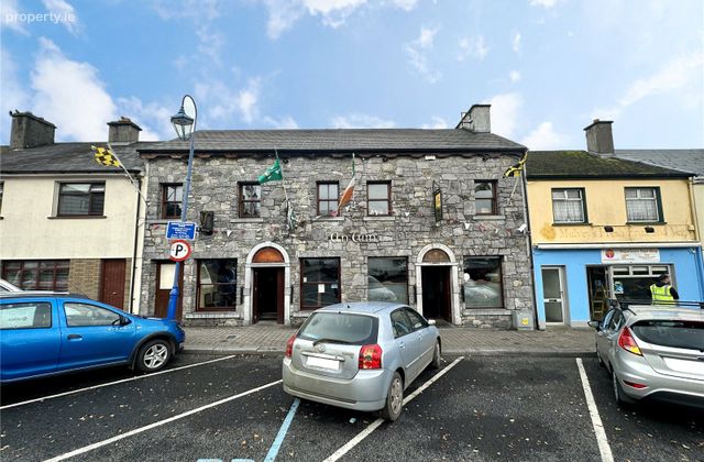 An T&aacute;in Bar, Market Square, Ballinasloe, Co. Galway, Ballinasloe, Co. Galway - Click to view photos