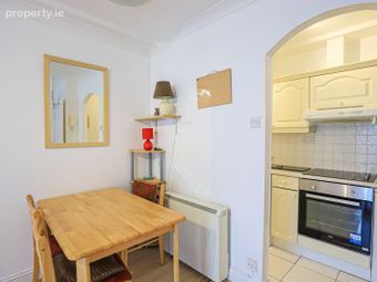 Apartment 7, Tailors Court, Christchurch, Dublin 8 - Image 3