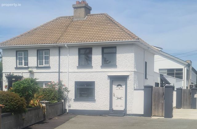 925 Moorefield Crescent, Newbridge, Co. Kildare - Click to view photos