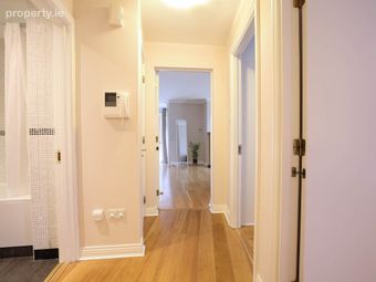 Apartment 71, The Holly, Rockfield, Dundrum, Dublin 16 - Image 4