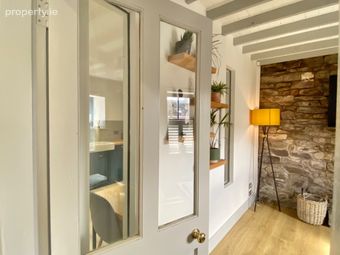 13 Harrington Square, Ballyhooly Road, Dillons Cross, Co. Cork - Image 3