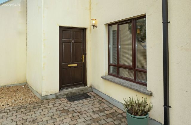 13 Marlinstown Park, Dublin Road, Mullingar, Co. Westmeath - Click to view photos