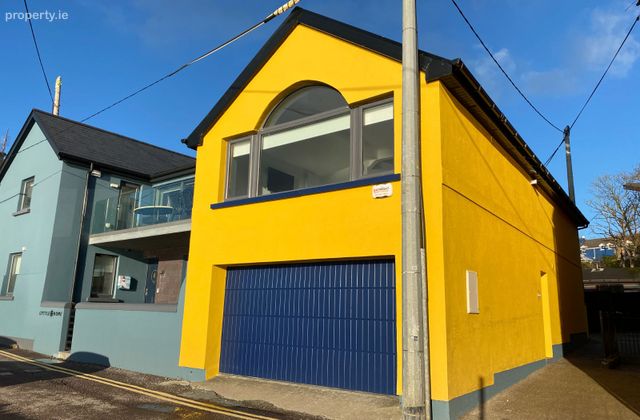 Summer House, Summercove, Co. Cork - Click to view photos