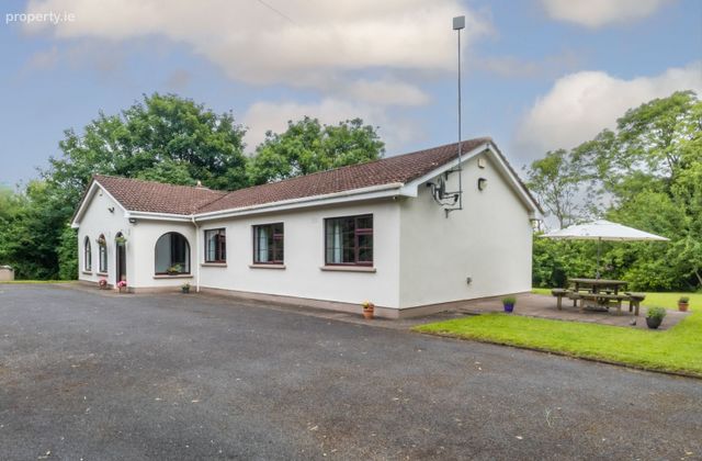Bogganstown, Culmullin, Drumree, Co. Meath - Click to view photos