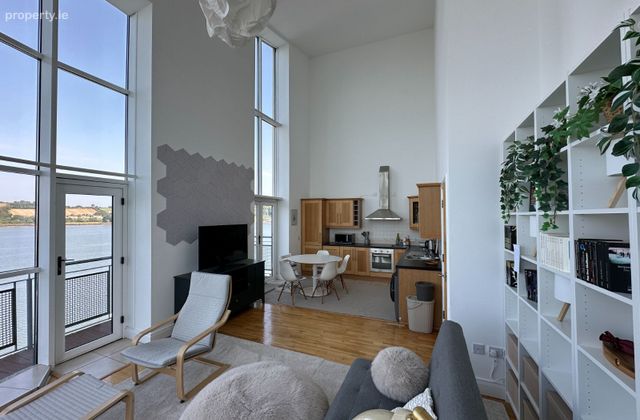 Apartment 32, Mariners Quay, Passage West, Co. Cork - Click to view photos