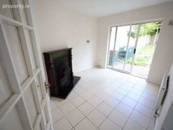 20 Castle Court, Church Road, Carrigaline, Co. Cork - Image 3