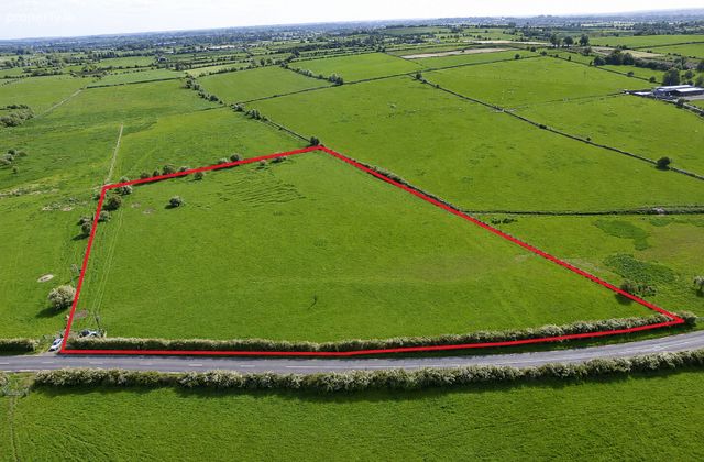 Ardkeel, Roscommon Town, Co. Roscommon - Click to view photos