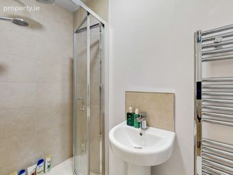 18 The Courtyard, Kilmartin Grove, Hollystown, Dublin 15 - Image 3