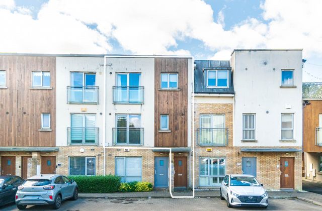6 The Avenue, Waterside, Swords Road, Malahide, Co. Dublin, Malahide, Co. Dublin - Click to view photos