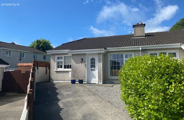 5 Kenure Park, Powerscourt, Waterford City Centre, Co. Waterford - Click to view photos