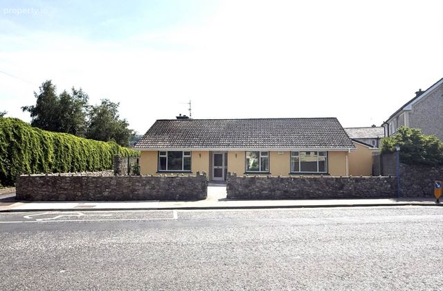 Oakville House, Kickham Street, Clonmel, Co. Tipperary, Clonmel, Co. Tipperary - Click to view photos