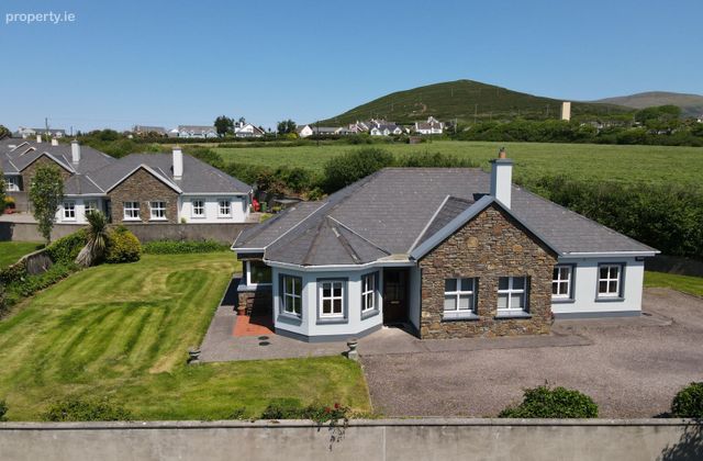 19 Ard Na Mara, Dingle, Co. Kerry - Click to view photos