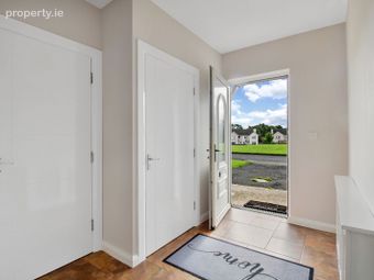 27 Orchard Grove, Newtown Cunningham, Co. Donegal - Image 4