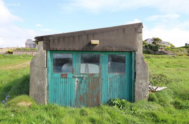 The Boat House, Harbour View, Kilbrittain, Co. Cork - Click to view photos