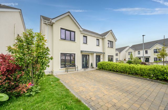 19 The Square, Elmbury, Carrigtwohill, Co. Cork - Click to view photos