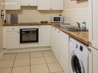 32 Cedar Square, Ridgewood, Swords, Co. Dublin - Image 4