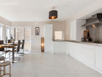Apartment 5, Blind Quay Apartments, Temple Bar, Dublin 8 - Image 5