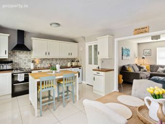 4 Radharc An Chaisl&aacute;in, Old Caragh Road, Naas, Co. Kildare - Image 5