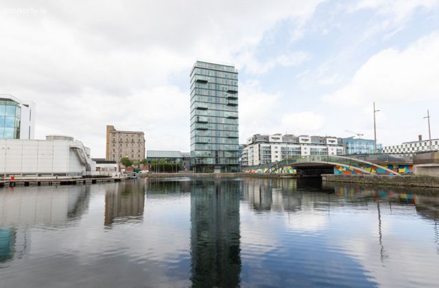 Alto Vetro, Grand Canal Square, Dublin 2 - Click to view photos