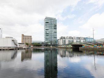 Alto Vetro, Grand Canal Square, Dublin 2