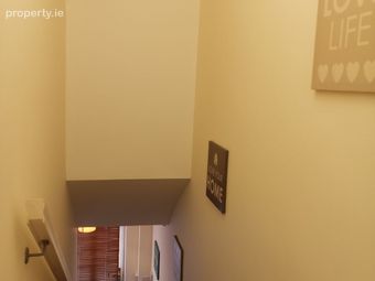 37 Gofton Hall, Dublin 11, Finglas, Dublin 11 - Image 3