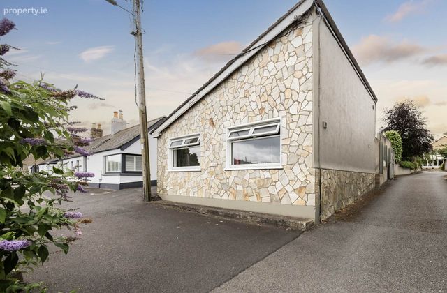 Domus, 5 Bissett`s Strand, Malahide, Co. Dublin, Malahide, Co. Dublin - Click to view photos