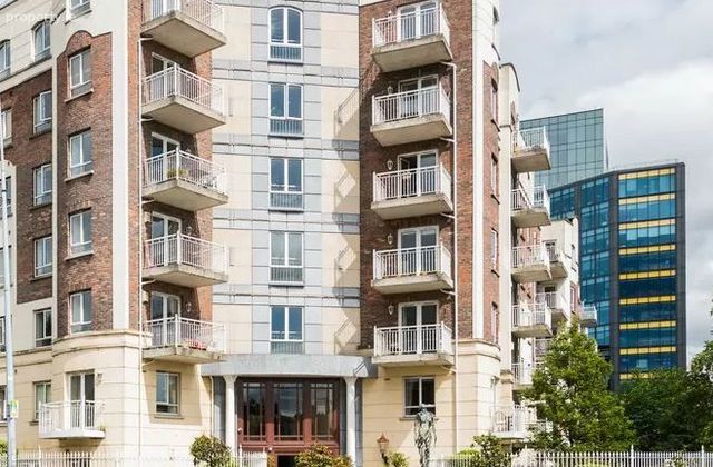 9, Pembroke Square, Grand Canal Street, Ballsbridge, Dublin 4 - Click to view photos