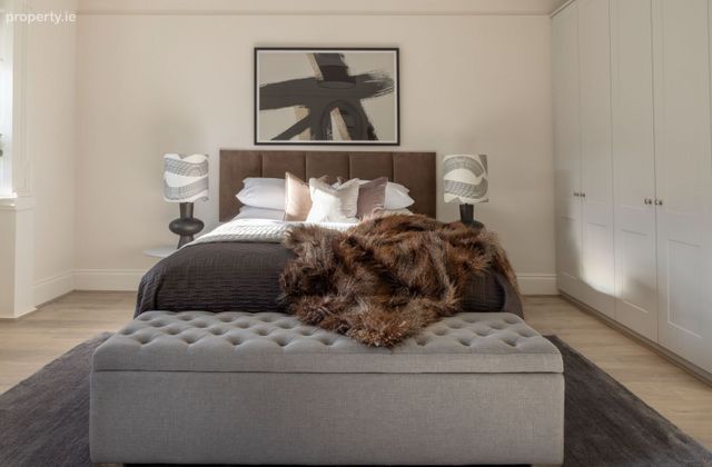 2 Bedroom Period Apartment, Vernon Avenue, Clontarf, Dublin 3 - Click to view photos