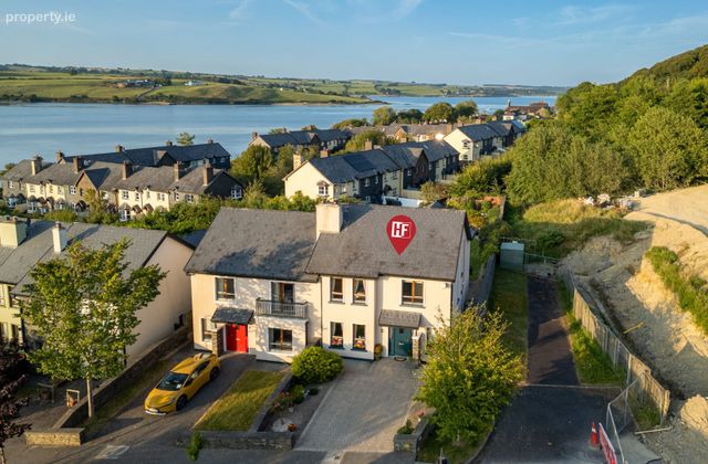 11 Cois Cuain, Courtmacsherry, Butlerstown, Co. Cork - Click to view photos