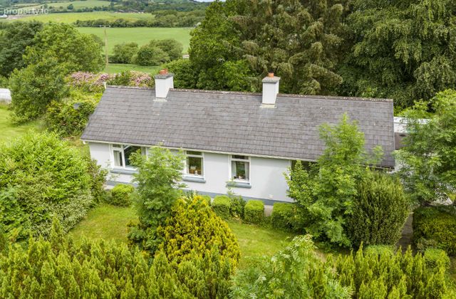 Kilcolman, Enniskeane, Bandon, Co. Cork - Click to view photos