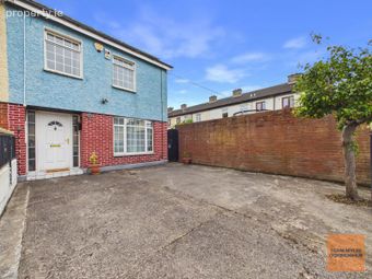 51 Whitestown Park, Dublin 15 - Image 2
