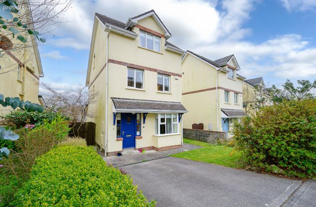 7 Hillcrest, Pembroke Wood, Passage West, Co. Cork - Click to view photos