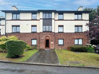 35 The Sycamores, Stradbrook Hill, Blackrock, Co. Dublin