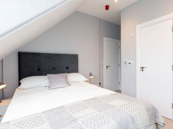 Flat 5, 10 Stamer Street, Dublin 8 - Image 5