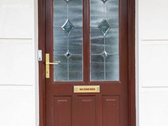 12 Cruagh Court, Stepaside, Co. Dublin, Stepaside, Dublin 18 - Image 2