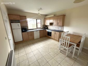 47 The Maples, Ballyhaunis, Co. Mayo - Image 4