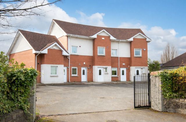 4 Prospect Lodge, Old Knocklyon Road, Knocklyon, Dublin 16 - Click to view photos