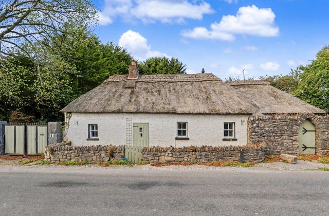 Thatch Cottage, Riverstown, Rathfeigh, Navan, Co. Meath - Click to view photos