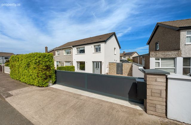 26 Castle Avenue, Muskerry Estate, Ballincollig, Co. Cork - Click to view photos